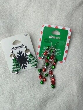 For Kitty Rescue! Claire's Christmas Earrings 2 Pair, One Hooks, One Clip-on